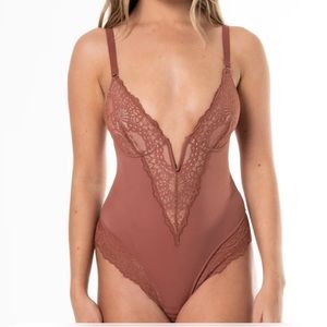 Heyshape V-Neck Half laced Bodysuit